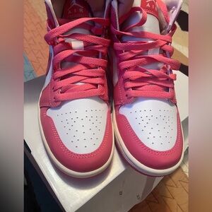 Women’s Air Jordan 1 Mid
